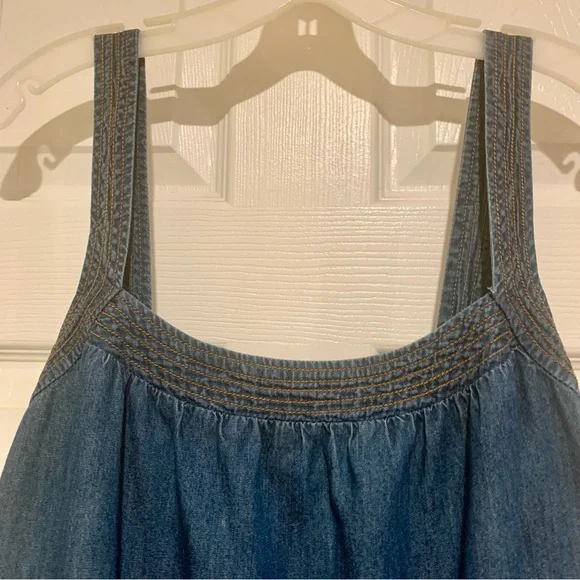 Forever 21 Denim Smock Tunic Top Multi-Row Stitching Detail & Pockets MED EUC - Picture 3 of 6